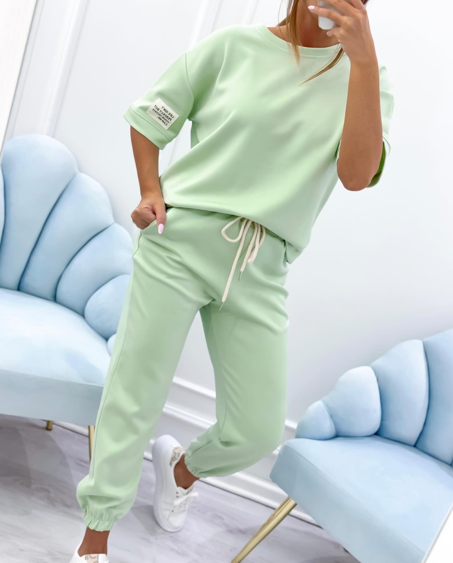 Aveline™ – Naisten rento oloasusetti