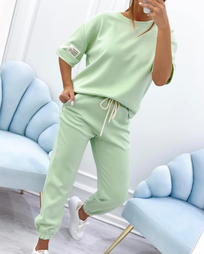 Aveline™ – Naisten rento oloasusetti