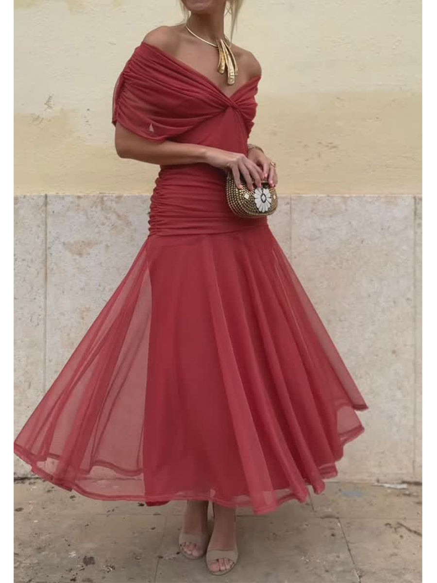 Valoria™ – Off-shoulder-tyylinen rypytetty mesh-iltapuku